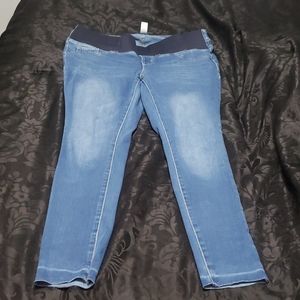 Maternity skinny jeans
